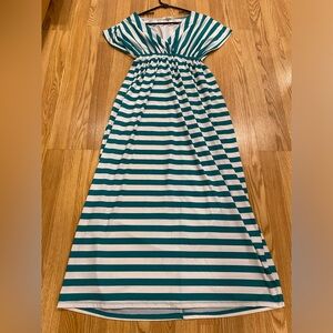 💙💚 5Th & Love 💙 💚 maxi dress size medium EUC